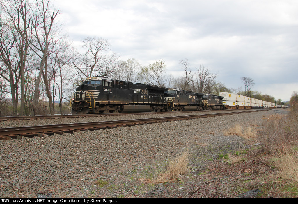 NS 3600 take train 29G west at Cove PA